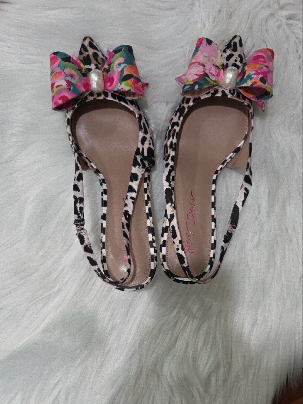 Betsey Johnson "Claira" Pink & Black Floral Bow Leopard Slingback Pumps - Picture 6 of 6